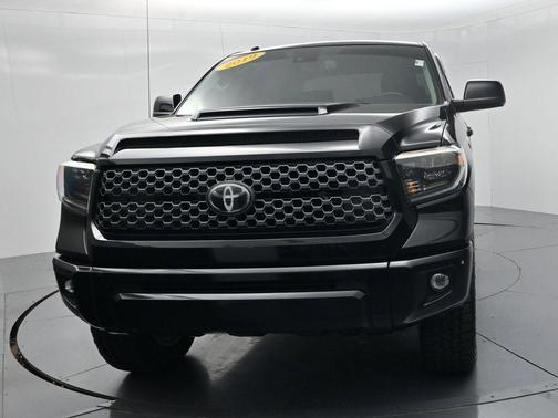 Midnight Black Metallic 2019 Toyota Tundra SR5