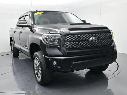Midnight Black Metallic 2019 Toyota Tundra SR5