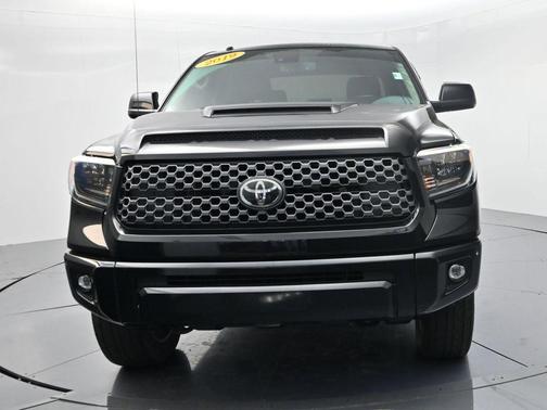 Midnight Black Metallic 2019 Toyota Tundra SR5