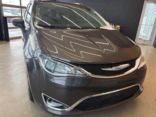 2019 Chrysler Pacifica Touring-L