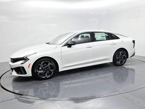 Snow White Pearl 2026 Kia K5 GT-Line