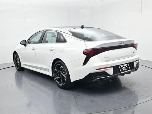 Snow White Pearl 2025 Kia K5 GT-Line