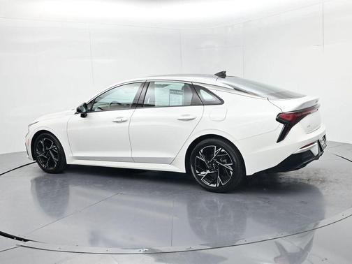 Snow White Pearl 2025 Kia K5 GT-Line