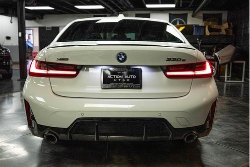 2023 BMW 330e xDrive