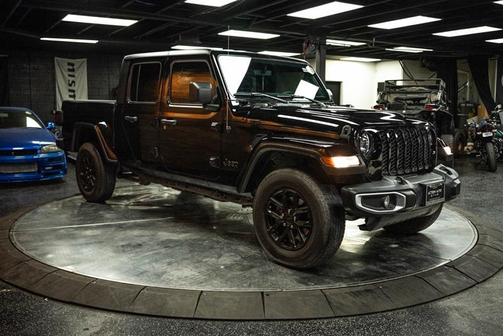2023 Jeep Gladiator Sport