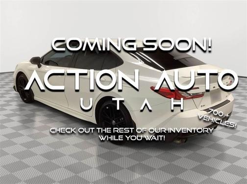 White 2025 Toyota Camry SE