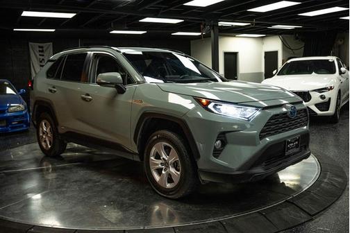2021 Toyota RAV4 Hybrid XLE