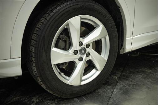 Ibis White 2020 Audi Q3 45 Premium