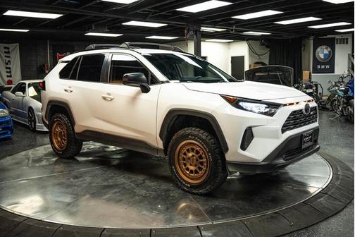 2019 Toyota RAV4 LE
