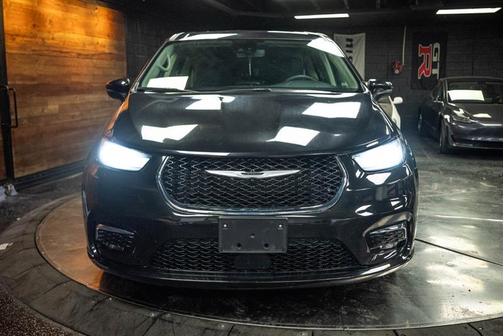 Black 2023 Chrysler Pacifica Touring-L