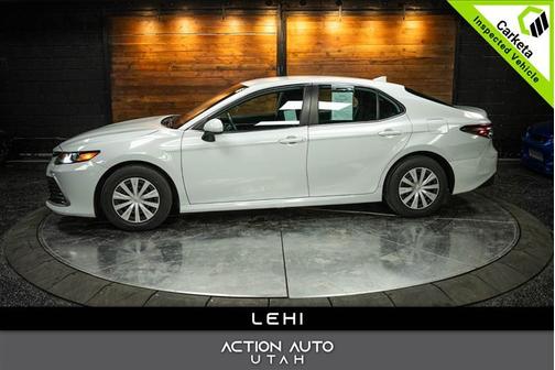 2022 Toyota Camry Hybrid LE