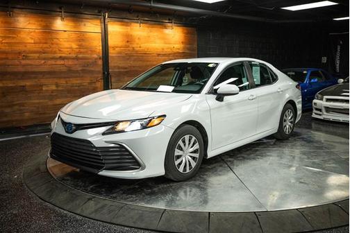 2022 Toyota Camry Hybrid LE