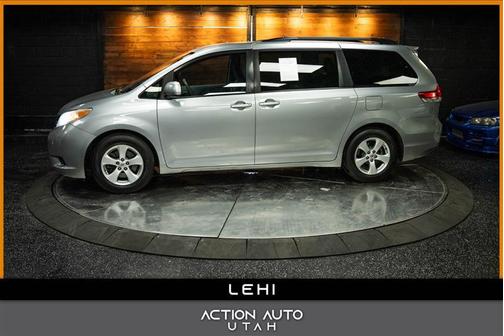 2012 Toyota Sienna LE