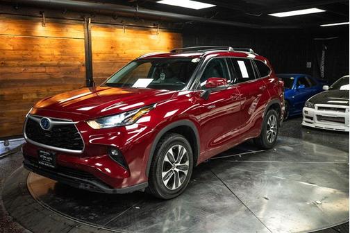 2021 Toyota Highlander Hybrid XLE