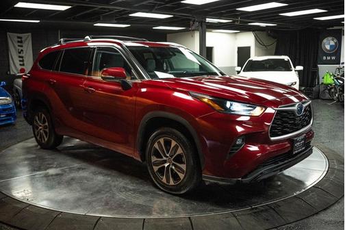 2021 Toyota Highlander Hybrid XLE