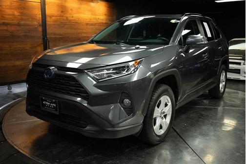 2020 Toyota RAV4 Hybrid XLE