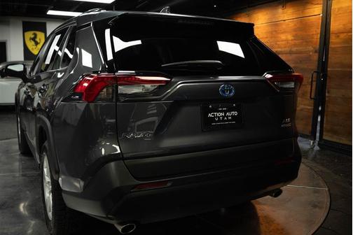 2020 Toyota RAV4 Hybrid XLE