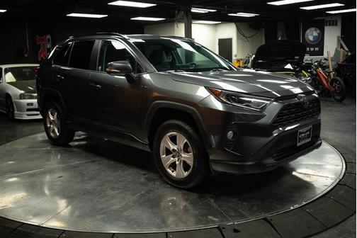 2020 Toyota RAV4 Hybrid XLE