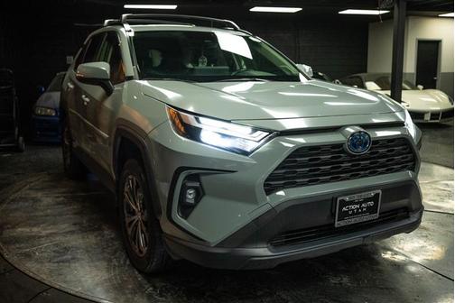 2023 Toyota RAV4 Hybrid XLE Premium