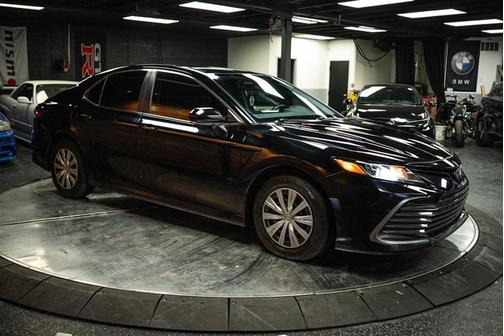 2022 Toyota Camry Hybrid LE