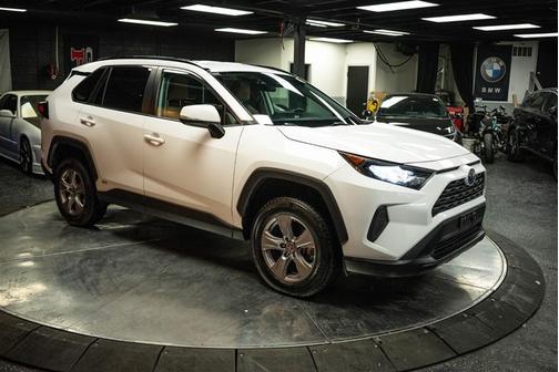 2022 Toyota RAV4 Hybrid LE