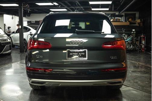 Manhattan Gray Metallic 2018 Audi Q5 2.0T Premium Plus