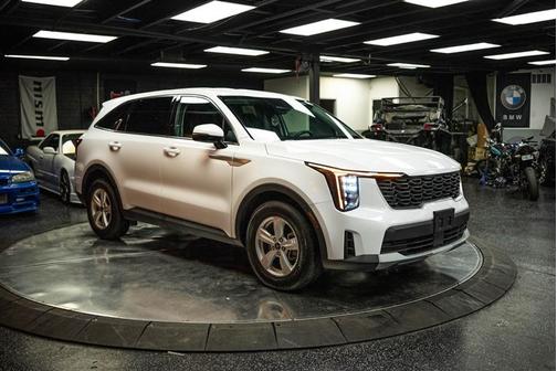 2024 Kia Sorento LX