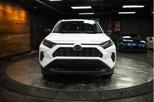 2020 Toyota RAV4 Hybrid LE