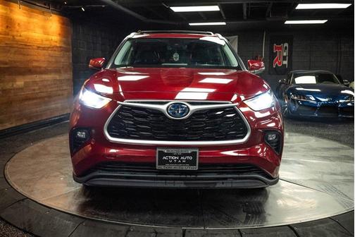 2022 Toyota Highlander Hybrid XLE