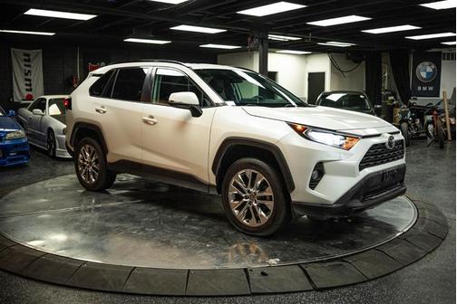 2021 Toyota RAV4 XLE Premium