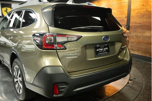 Autumn Green Metallic 2022 Subaru Outback Premium