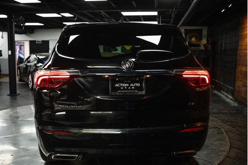 2022 Buick Enclave Essence
