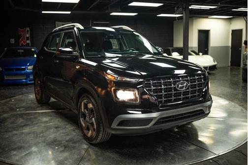 Black 2021 Hyundai VENUE SEL