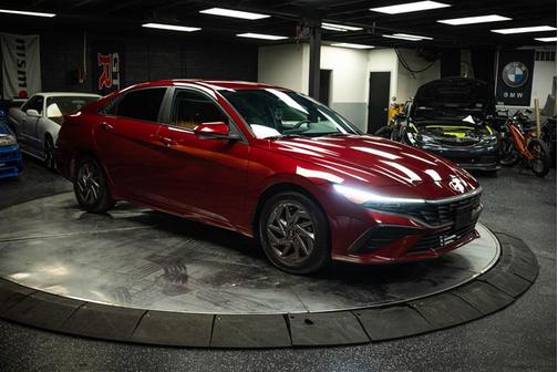 2024 Hyundai ELANTRA SEL