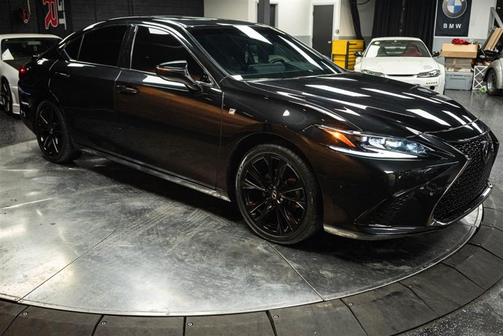 2023 Lexus ES 300h Base