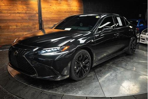 2023 Lexus ES 300h Base