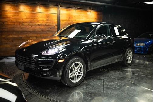 Black 2018 Porsche Macan