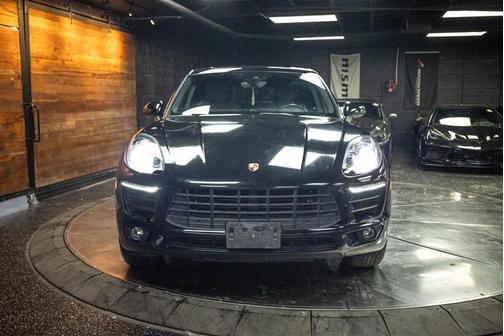 Black 2018 Porsche Macan