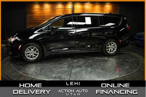 2024 Chrysler Voyager LX