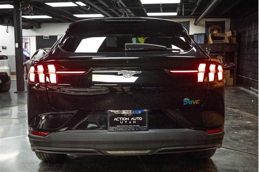 2022 Ford Mustang Mach-E Select