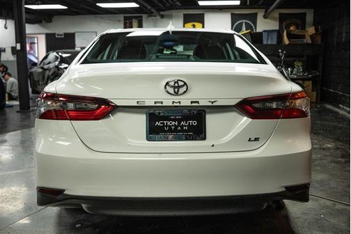 2022 Toyota Camry LE