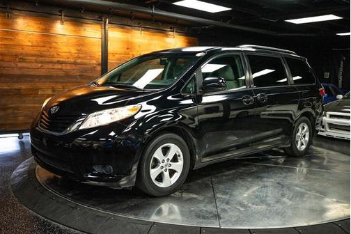 2017 Toyota Sienna LE