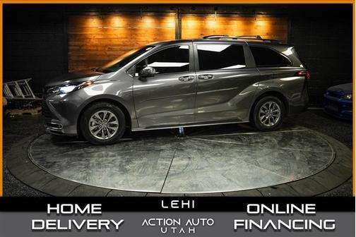 2023 Toyota Sienna XLE