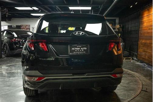 Black 2022 Hyundai TUCSON SE
