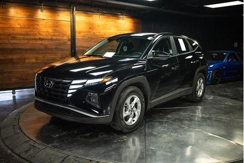 Black 2022 Hyundai TUCSON SE