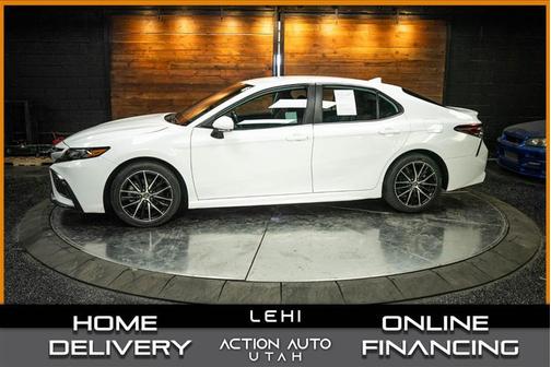 White 2023 Toyota Camry SE