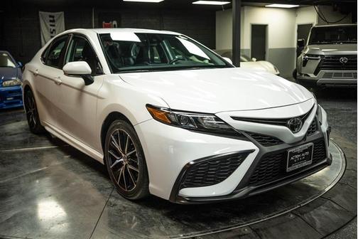 White 2023 Toyota Camry SE