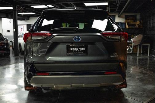 2022 Toyota RAV4 Hybrid SE