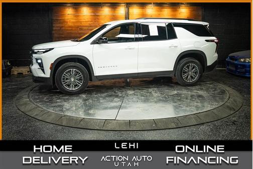 White 2024 Chevrolet Traverse LT