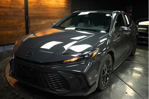 Black 2025 Toyota Camry SE